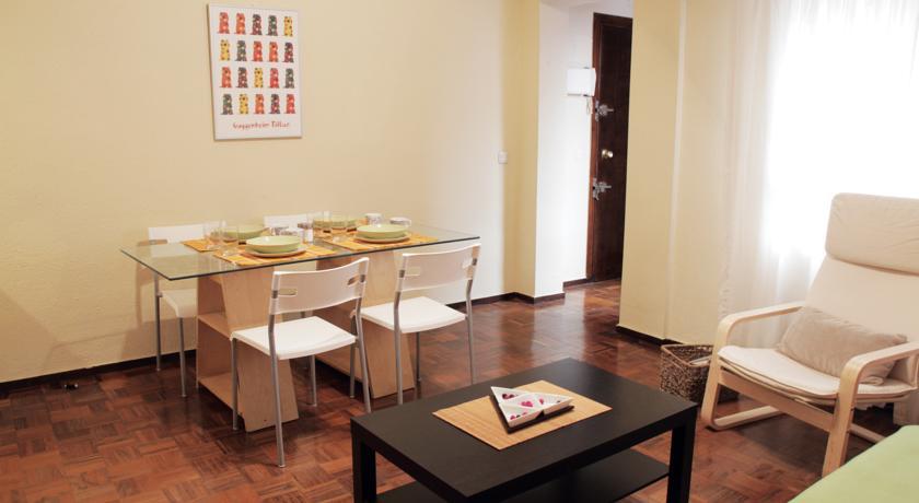 Apartamentos Callecultura Madrid Ruang foto