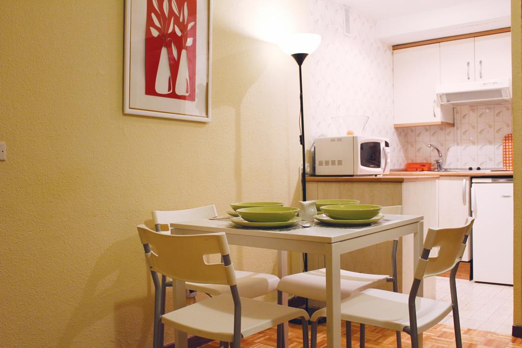 Apartamentos Callecultura Madrid Ruang foto